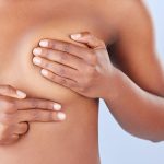 OCTOBRE ROSE : 12 idées reçues sur le cancer du sein qui ont la vie dure